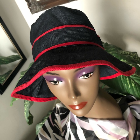 Ann Taylor Accessories - Ann Taylor Hat. NWT